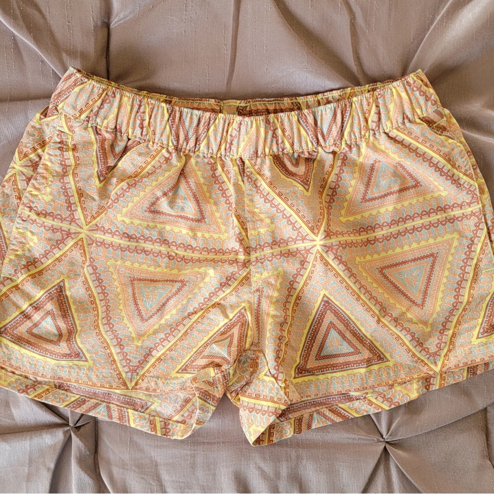 Geometric Patterned Women's Shorts
